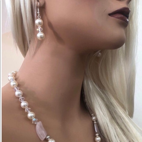 NWT Rose Quartz Crystal Necklace Set - Picture 5 of 9